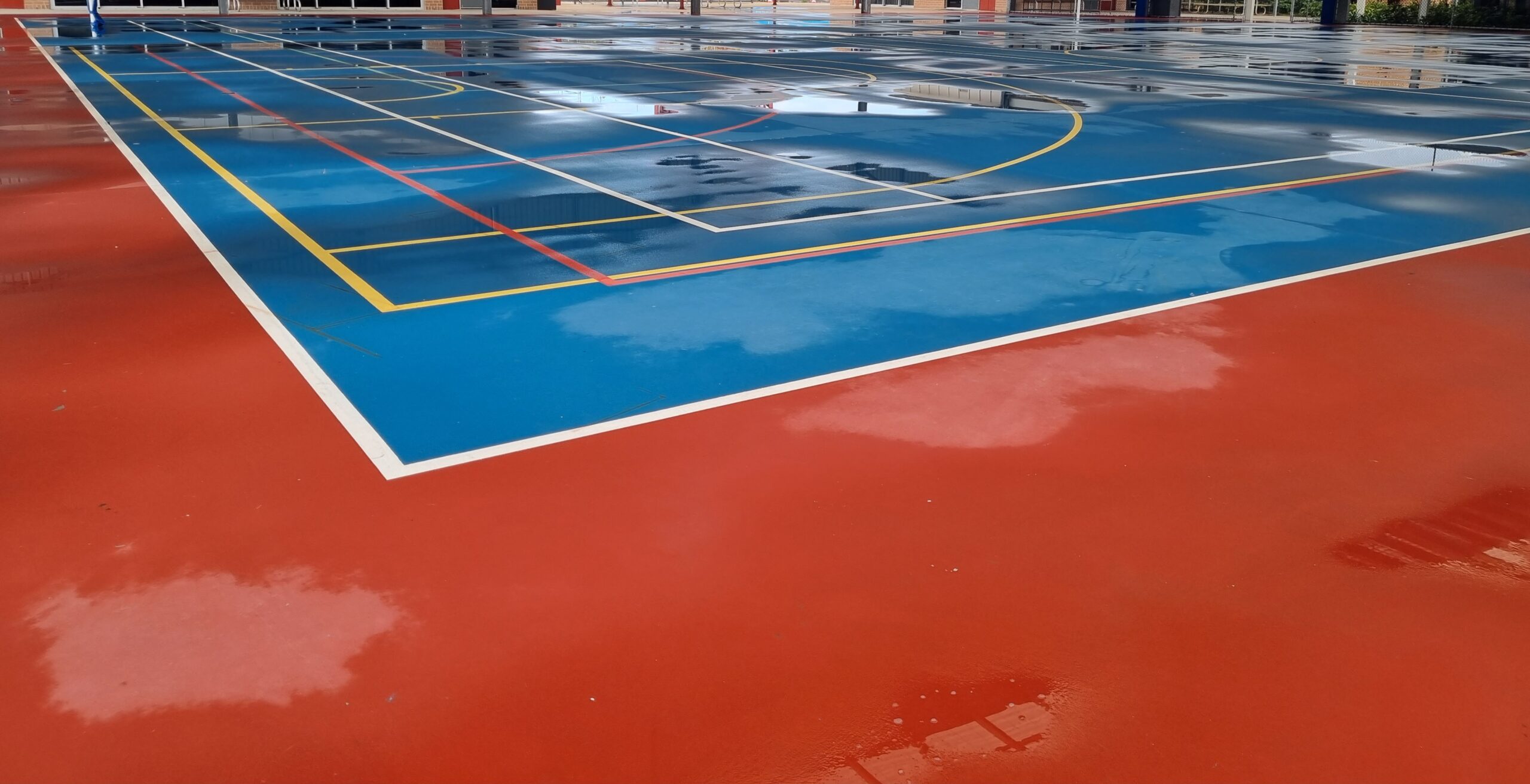 CLEANING SYNTHECTIC SPORTS SURFACE